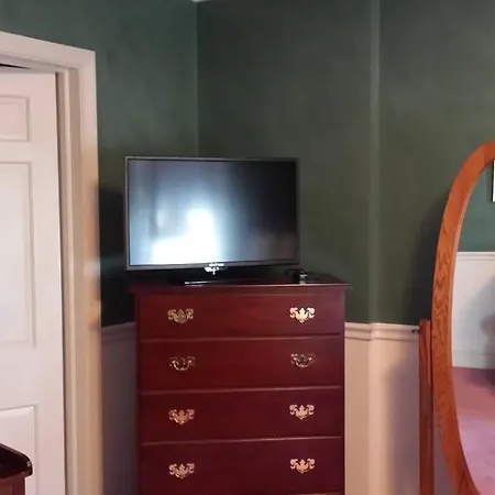 The Country Inn Of Berkeley Springs Room photo