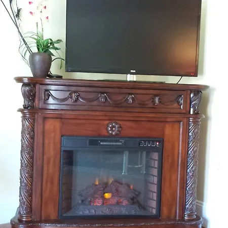 The Country Inn Of Berkeley Springs Room photo
